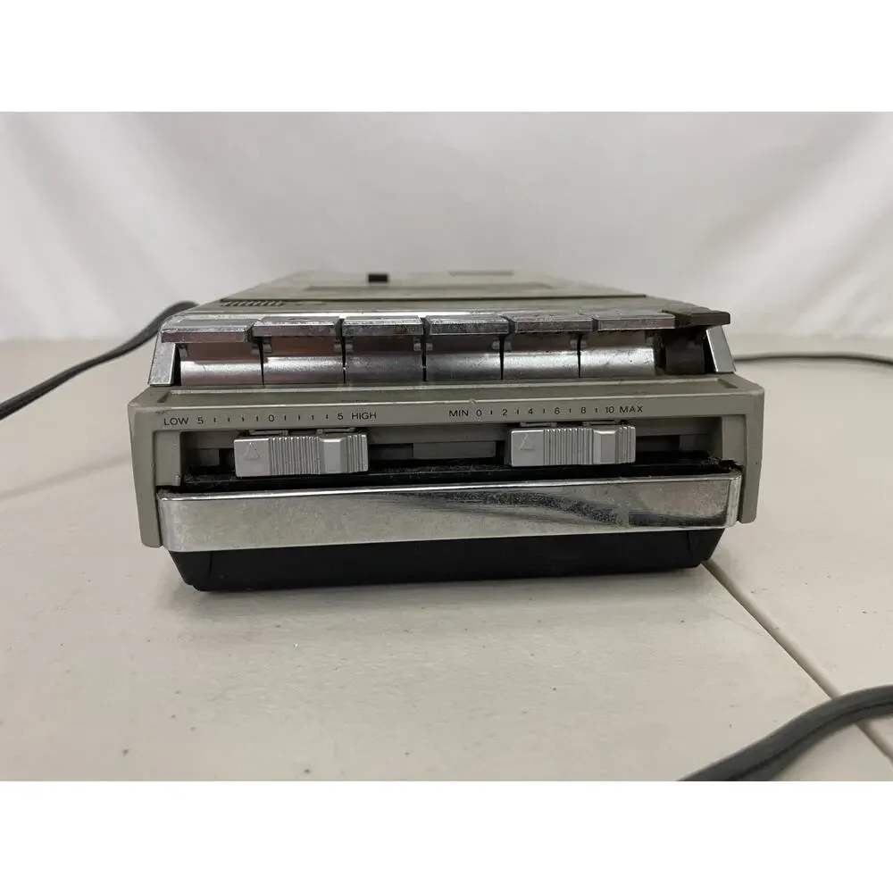 Vintage Sony TCM-787 Silver CASSETTE Corder Tape PLAYER With PLUG Untested